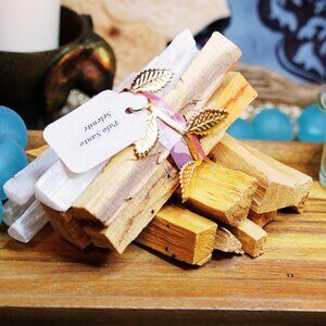 3 Palo Santos, 1 Selenite crystal Smudge Sticks